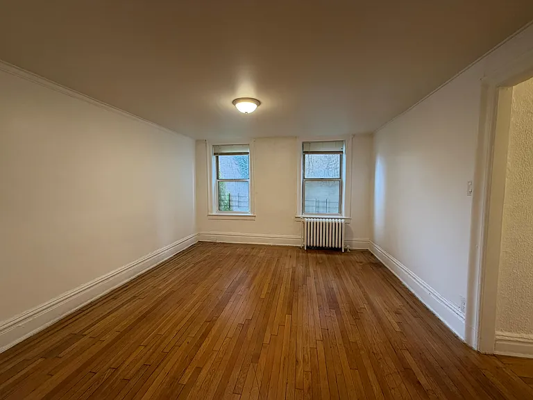 17 Gifford Ave #13E — Photo 5