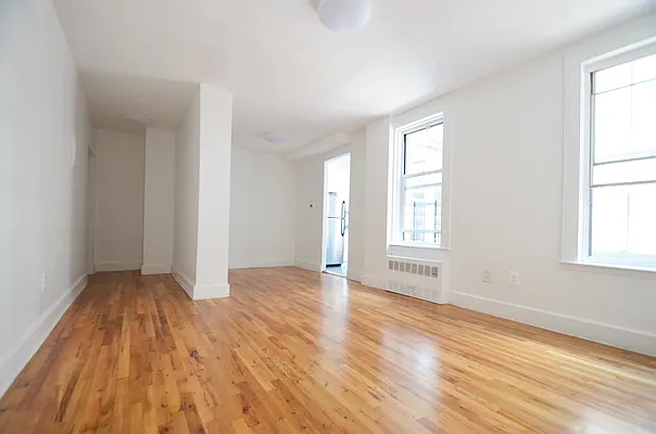 Rented by CITY SKYLINE REALTY INC | media 17