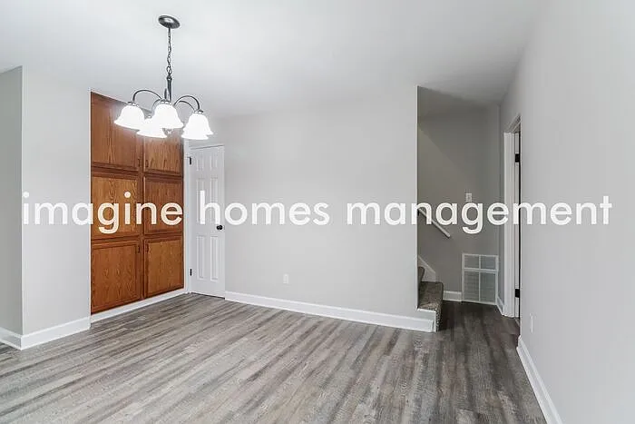 2898 Maple St — Photo 5