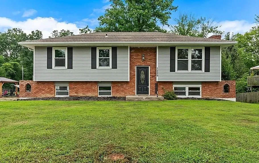 1229 Michele Dr