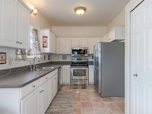 5th image of 7107 Saint Andrews Dr