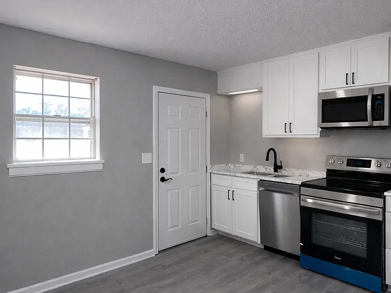Fisher St Apartments — Photo 3