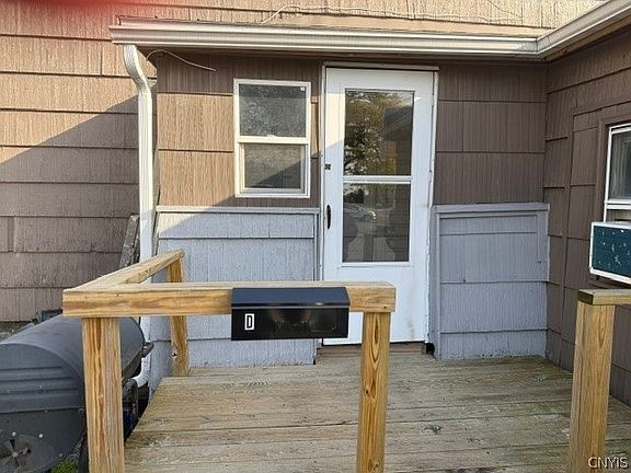 4th image of 147 E Main St