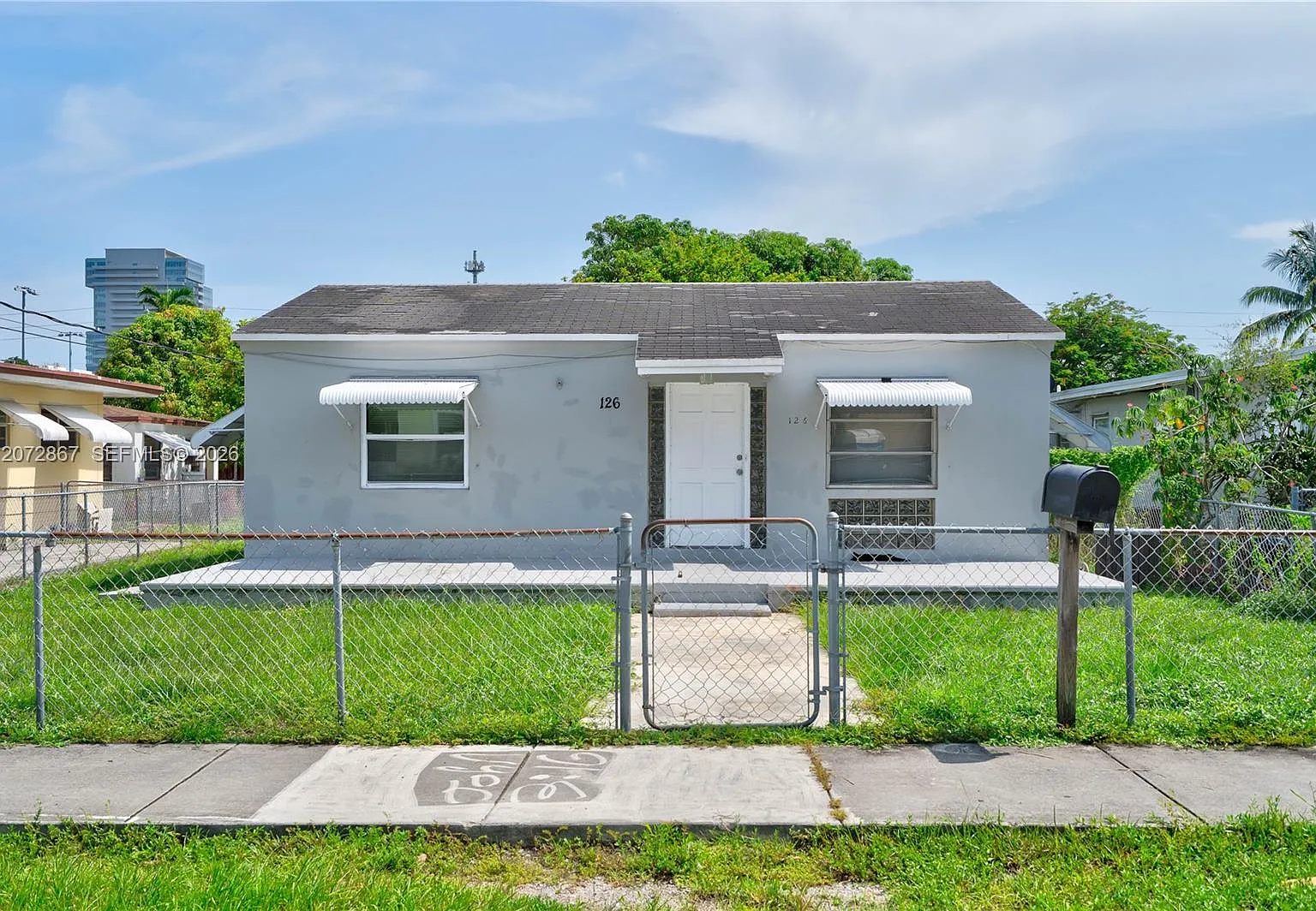 Hallandale Park No 3 — Photo 1