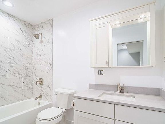 4th image of 901 N Keeler Ave #1