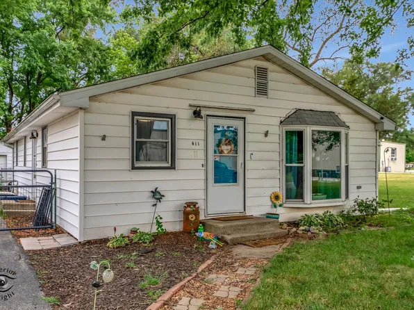 411 N Greeley St, Aroma Park, IL 60910