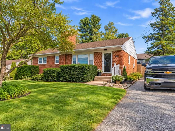 521 Mark Dr, Westminster, MD 21157