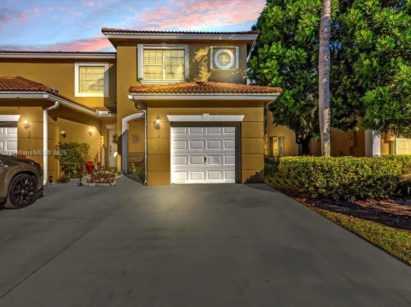 12117 SW 2nd St, Pembroke Pines, FL 33025