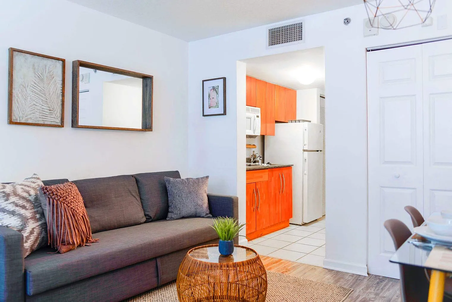 Studio, 1.0 bath, 419 sqft, $2,761 — Photo 3