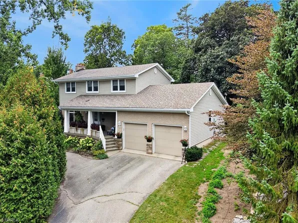 4 Gaywood Gdns, Brantford, ON N3T 5J8