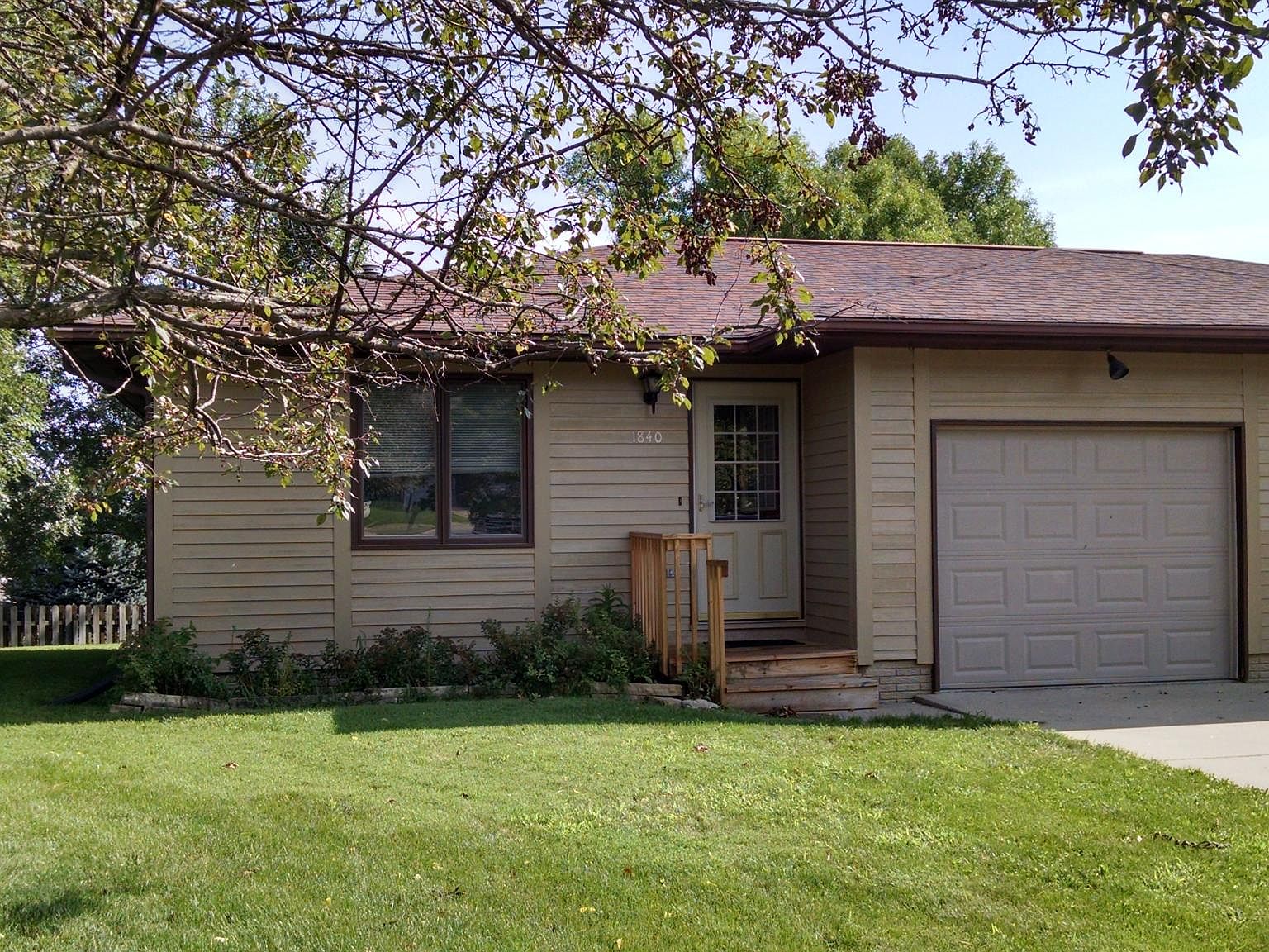 1840 Hollywood Ct, Iowa City, IA 52240 Zillow