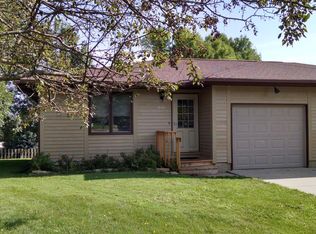 1840 Hollywood Ct, Iowa City, IA 52240