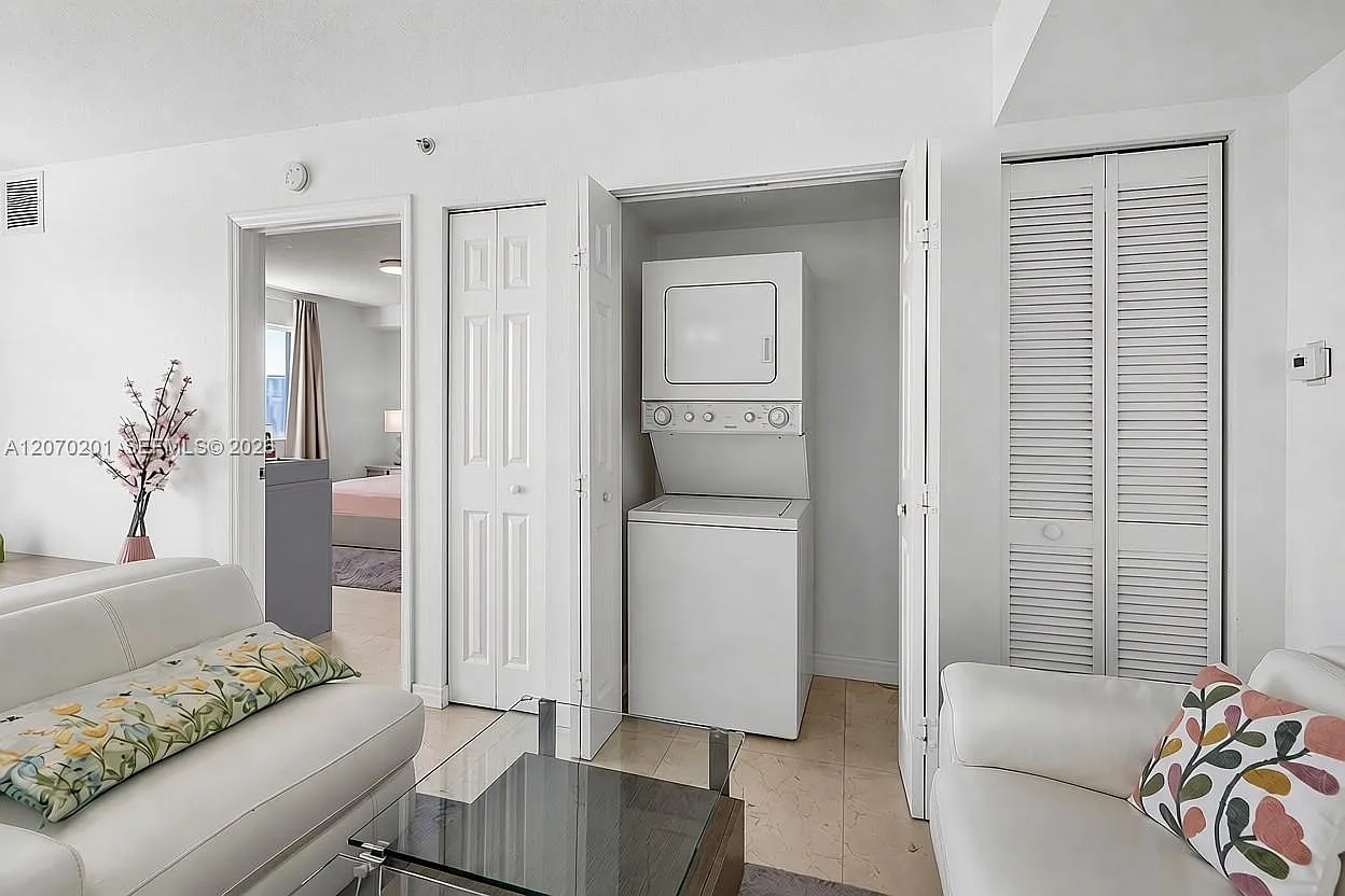 Seybold Pointe Condo — Photo 3