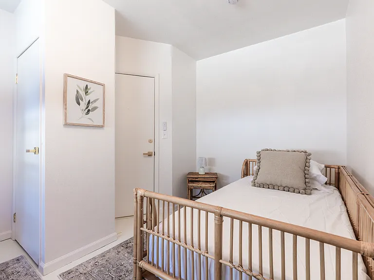 203 12th Ave #W — Photo 8