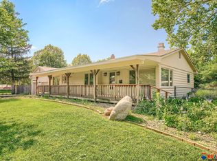 8305 Izard St, Omaha, NE 68114