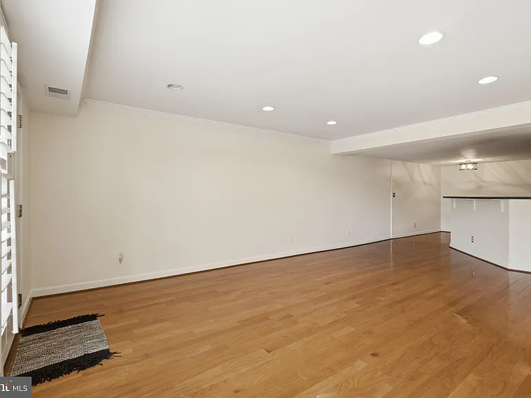 1421 N Van Dorn St #A — Photo 6