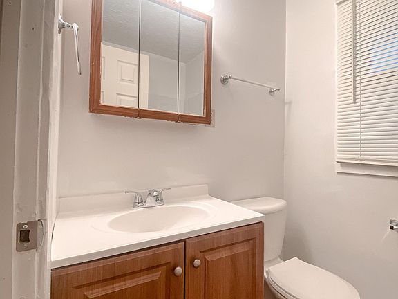 5th image of 5531 E 42nd St