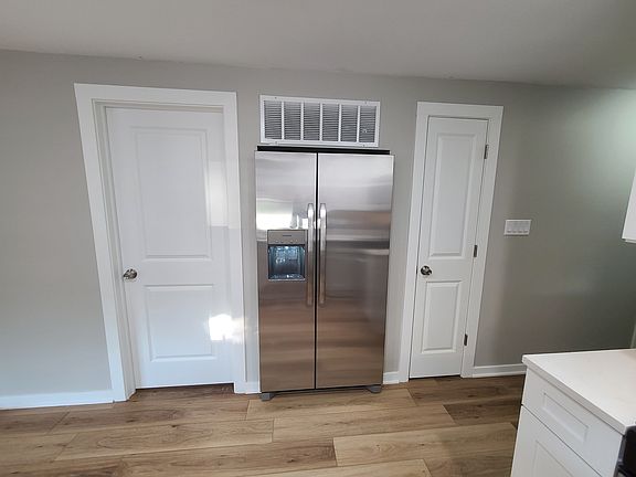 5th image of 5976 S Archer Ave #1