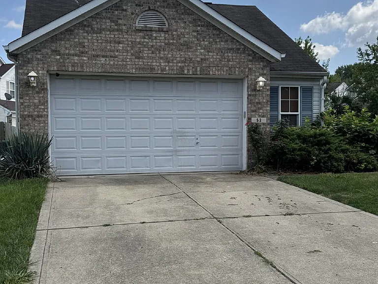 113 Gazebo Dr — Photo 2