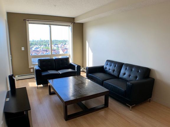 2nd image of 135 B Sandpiper Rd #2608