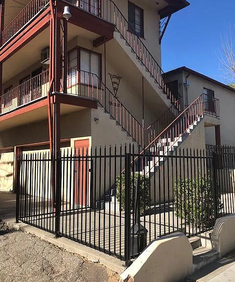 3425 Fairmount Blvd #12 — Photo 1