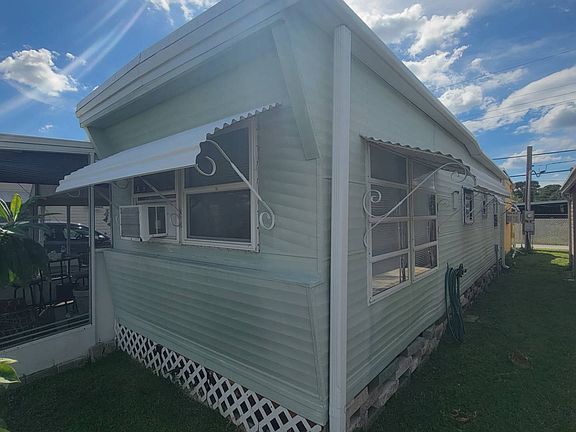3rd image of 7403 46th Ave N #20