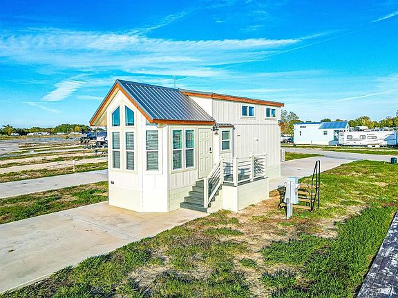 2nd image of 6388 Peninsula Point