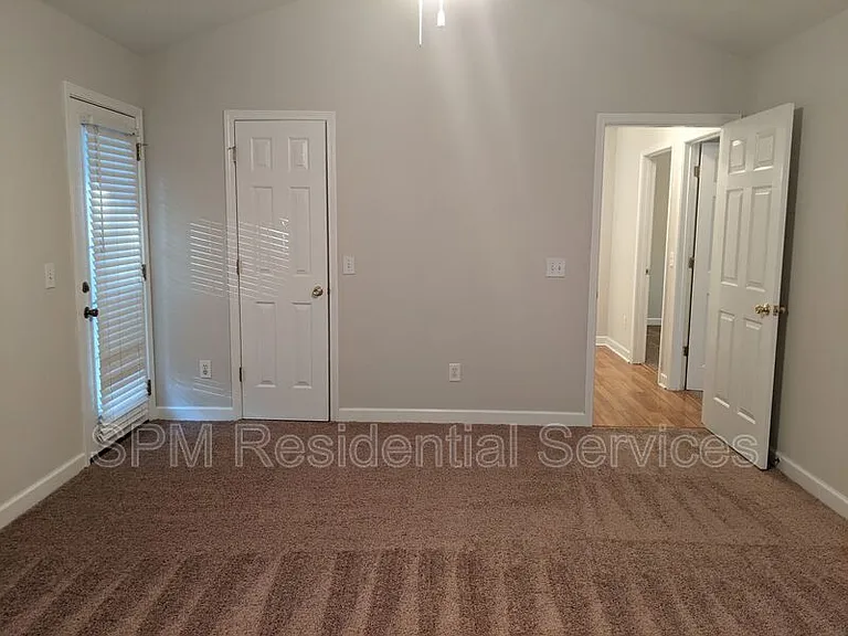 514 Foxwood Ln — Photo 16