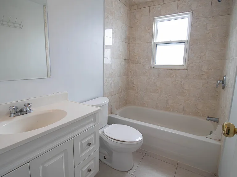 131 Rockwood Ave #33 — Photo 12