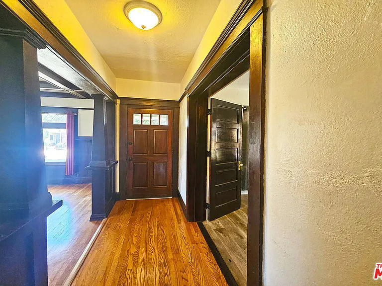648 N Heliotrope Dr — Photo 17
