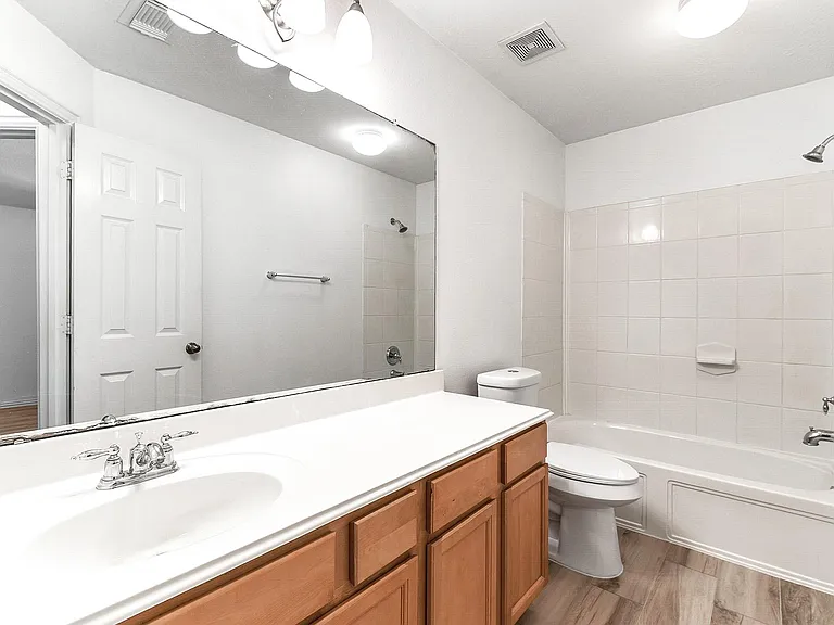 28259 Daystrom Ln — Photo 33
