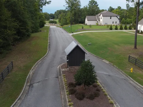 16 Doe Run Ct, Pike Road, AL 36064