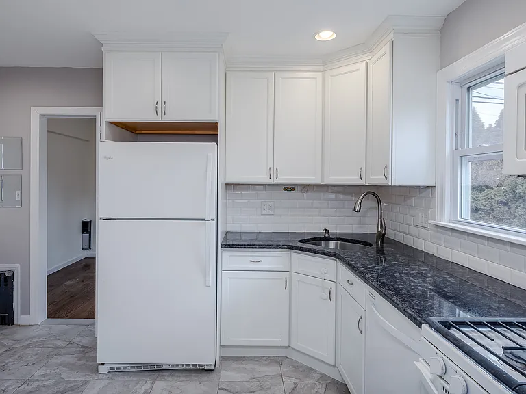 152 Charles St #1 — Photo 6