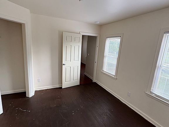 4th image of 2137 N Homestead Dr