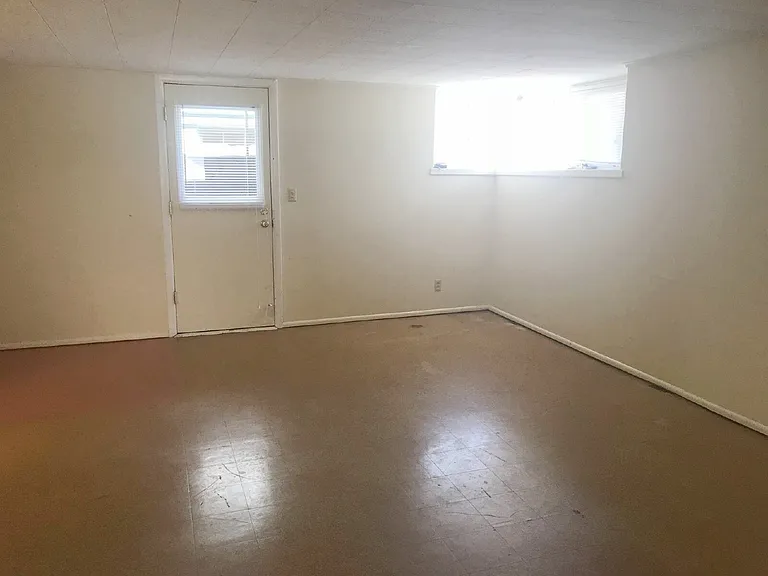 475 E 12th Ave #D — Photo 3
