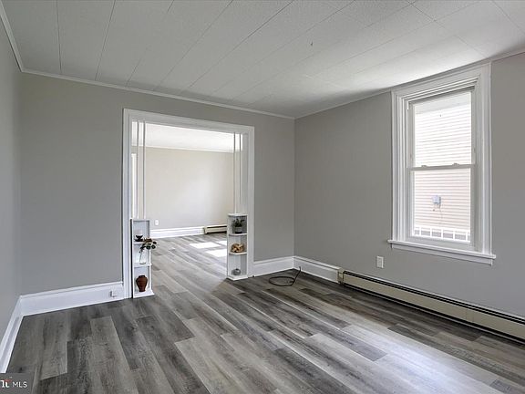 2nd image of 12 E Manor Ave