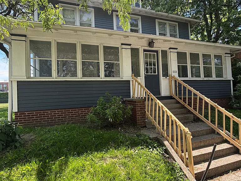 1114 N Superior St #8 — Photo 1