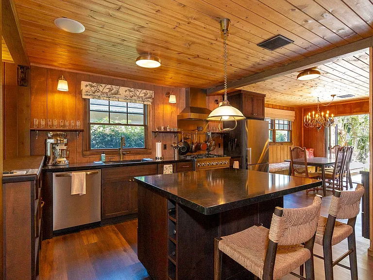 117 Tujunga Ave — Photo 8