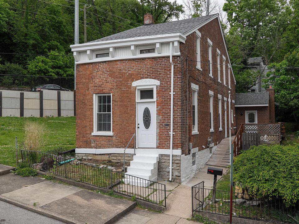 1st image of 728 W 9th St
