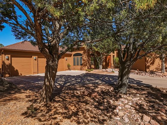 3rd image of 2802 E Golden Rod Cir