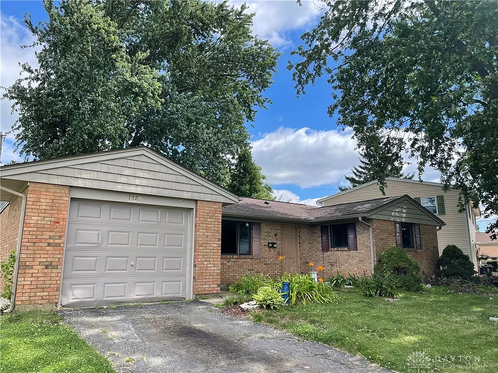 1379 Commonwealth Dr photo 1