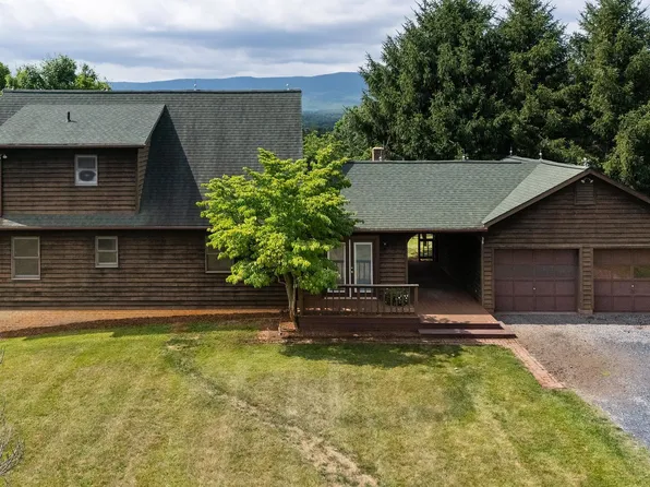 38 Jays Ln, Stuarts Draft, VA 24477