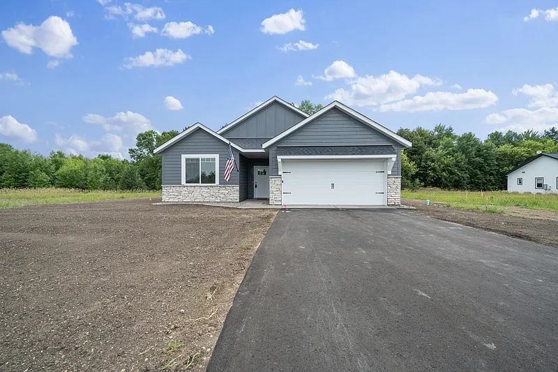 3 bed, 2.0 bath, 1517 sqft, $2,495 — Photo 1