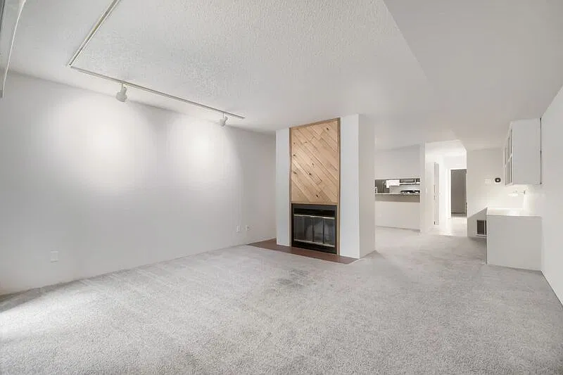 1 bed, 1.0 bath, 950 sqft, $1,300 — Photo 3