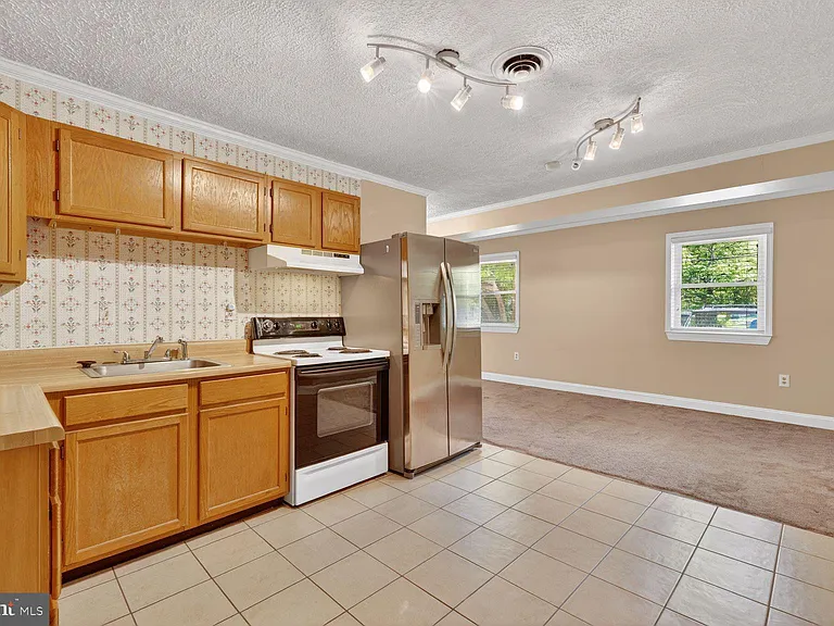 6013 Neilwood Dr — Photo 7