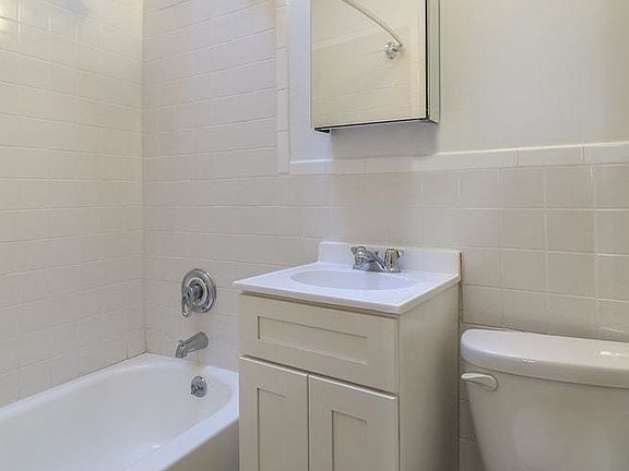 5th image of 284 E 10th St APT 1B