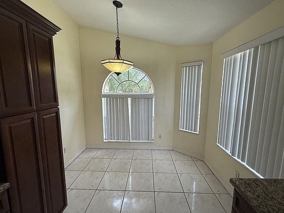 4th image of 1300 Daniels Cove Dr