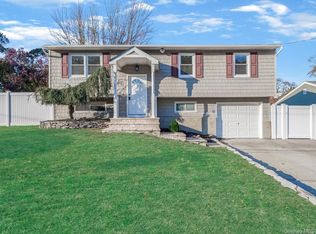 99 Elmwood Ave, Selden, NY 11784