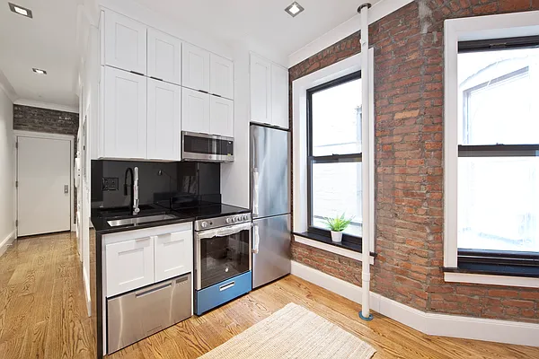 Rented by R New York | media 14