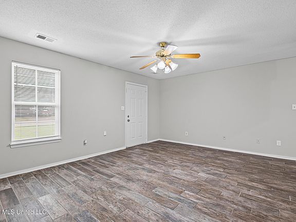 4th image of 3520 Mayfair Dr